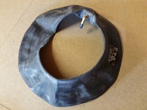 Chambre à air valve coudée