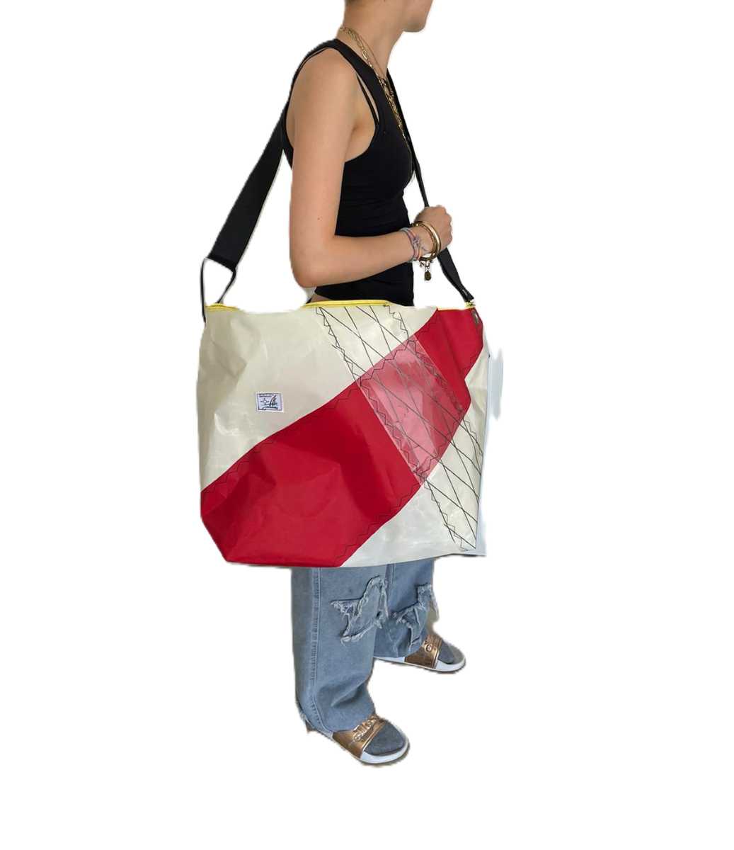 Grand Sac Plage Tissu Voile Recyclé Blanc- Rouge – Image 4
